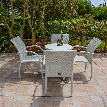 Xi Village Hotel apartamentowy