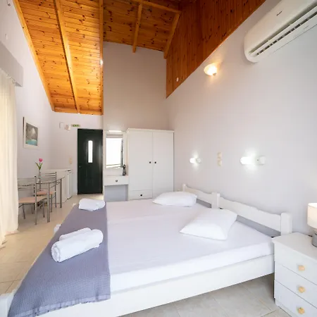 Apart-hotel Xi Village 3*