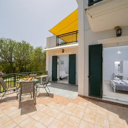 Xi Village מלון דירות 3*